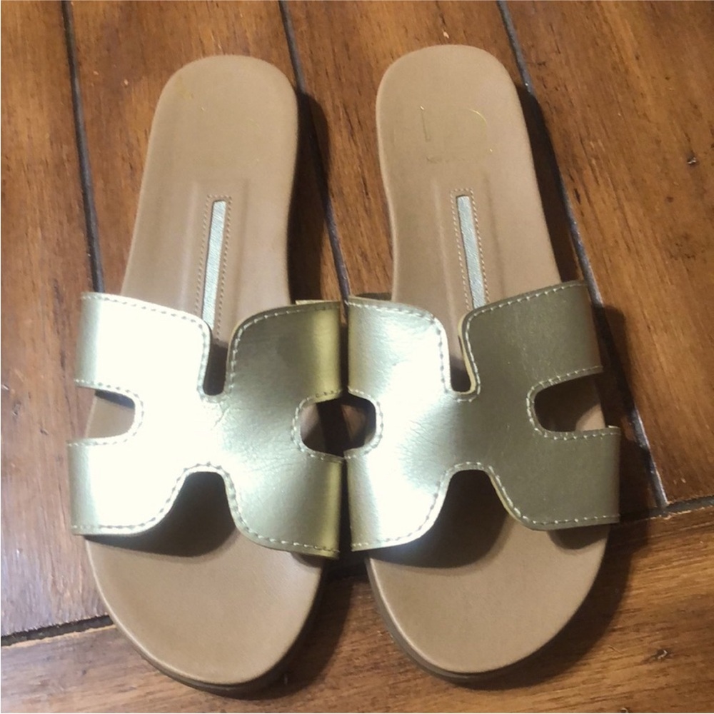 New Direction Sandals in Gold